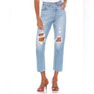 🩵501 Levi’s Premium Cropped Ripped Jeans